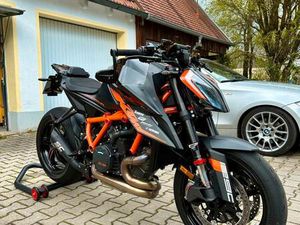 KTM 1290 R SUPER DUKE 3.0 / SCHWARZ / TOP