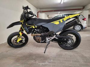 HUSQVARNA 701 SUPERMOTO