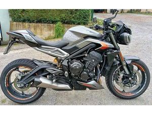 TRIUMPH STREET TRIPLE 765 RS