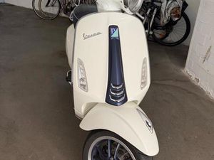 VESPA YACHT CLUB 125 ORG. 2166 KM EZ 04/2020 ORG. VESPA SERVICE