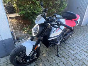 DUCATI MONSTER 937