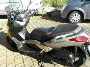 YAMAHA X-MAX 250