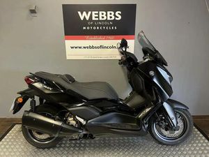 YAMAHA XMAX 300