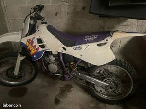MOTO CROSS 125 YZ CADRE VIOLET