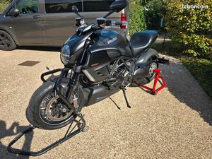 DUCATI DIAVEL CARBON BLACK FULL 162 CV