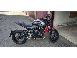 TRIUMPH TRIDENT 660 NERO