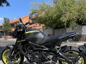 YAMAHA MT-09
