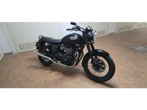 TRIUMPH BONNEVILLE T100