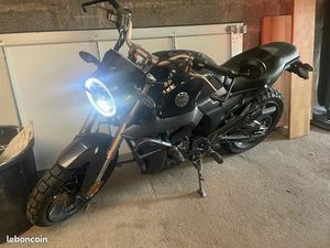 ZONTES SCRAMBLER 125 CC – TRÈS FAIBLE KILOMÉTRAGE – ÉTAT PROCHE DU NEUF