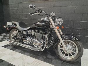 2017 TRIUMPH BONNEVILLE AMERICA 865 865 CUSTOM CRUISER PETRO A VENDRE