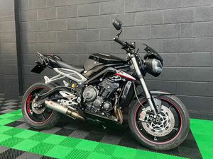 2017 TRIUMPH STREET TRIPLE 765 RS A VENDRE