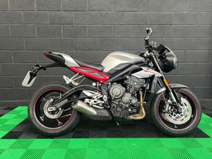 2019 TRIUMPH STREET TRIPLE 765 R A VENDRE