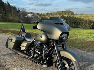 HARLEY DAVIDSON STREETGLIDE FLHX