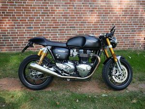 TRIUMPH THRUXTON 1200 R MATT BLACK / X-PIPE + ALUFELGEN
