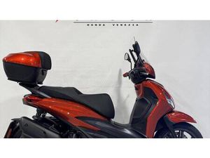 VENDO PIAGGIO BEVERLY 400 S ABS-ASR (2021 - 24) USATA A VENEZIA (CODICE 9835135) - MOTO.IT