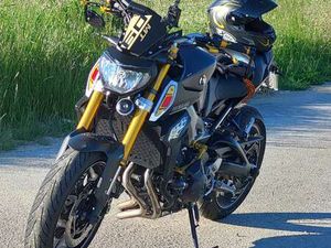 YAMAHA MT-09