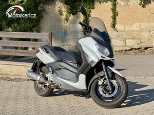 YAMAHA X-MAX 250
