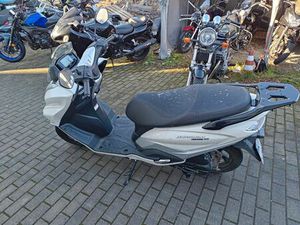 SUZUKI BURGMAN 125 VORFÜHRER