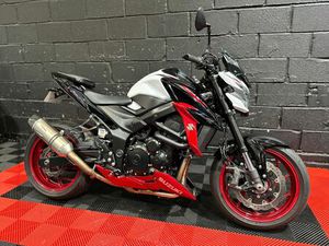 2020 SUZUKI GSX-S750 A VENDRE