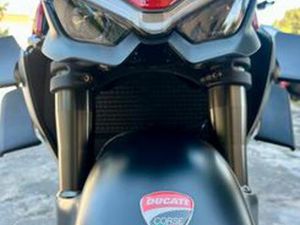 DUCATI STREETFIGHTER V2