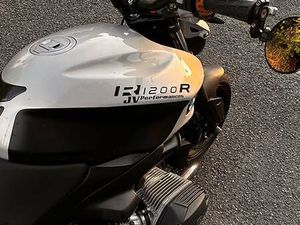 BMW R1200 R AKRAPOVIC