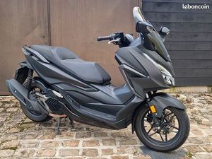 HONDA FORZA 125