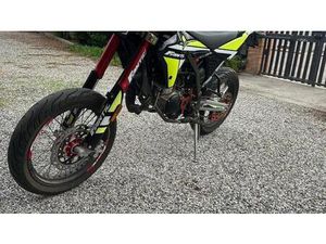 VENDO FANTIC MOTOR MOTARD 50 MOTARD COMPETITION 2T (2020) USATA A CECINA (CODICE 9835511) - MOTO.IT