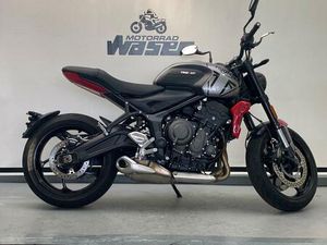 TRIUMPH TRIDENT 660