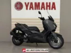 YAMAHA X-MAX 300
