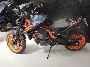 KTM 890 DUKE R 2022