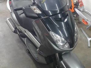 YAMAHA X-MAX 250