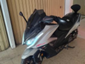 KYMCO AK 550