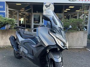 KYMCO AK PREMIUM 550