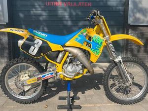 ② SUZUKI RM 125 1991 SHORT