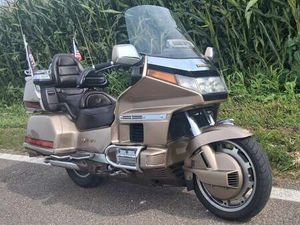 HONDA GL 1500 ORO