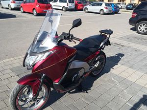 HONDA INTEGRA NC 700 D →