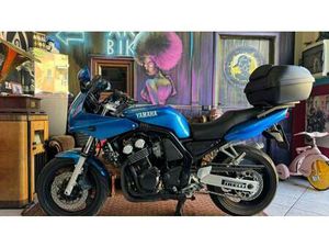 VENDO YAMAHA FZS 600 FAZER (1998 - 01) USATA A CARONNO PERTUSELLA (CODICE 9837017) - MOTO.IT