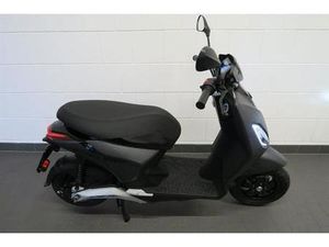 PIAGGIO 1 ACTIVE E-ROLLER