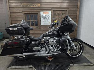 2016 HARLEY-DAVIDSON® ROAD GLIDE® SPECIAL BLACK QUARTZ W/PINSTRIPE