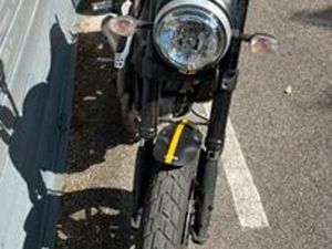 SCRAMBLER F. T . 800 2015