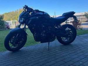 YAMAHA MT07 - AKRAPOVIC - A2 TAUGLICH - DROSSEL INKL.