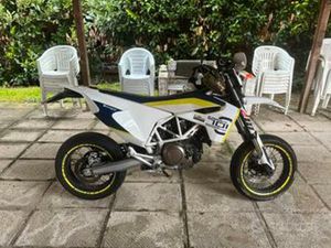 HUSQVARNA 701 2018 DEPO SOLO A LIBRETTO
