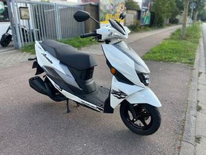 SUZUKI AVENIS UN 125