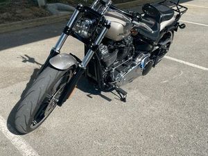 HARLEY DAVIDSON SOFTAIL BREAKOUT 107