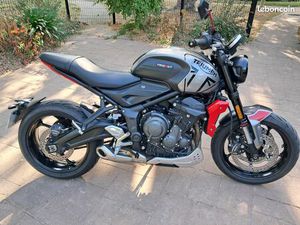 TRIUMPH TRIDENT 660