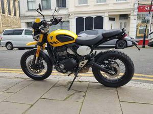 TRIUMPH SCRAMBLER 400 XC