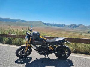 DUCATI SCRAMBLER NERO