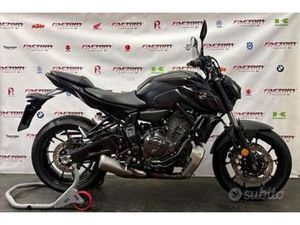 YAMAHA MT 07 2022