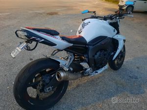 YAMAHA FZ1