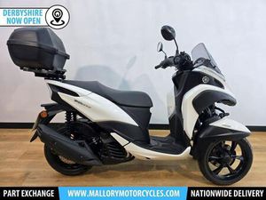 YAMAHA TRICITY 125 WHITE 2018 - LOW MILEAGE, ABS, TOP BOX, 3-WHEELER